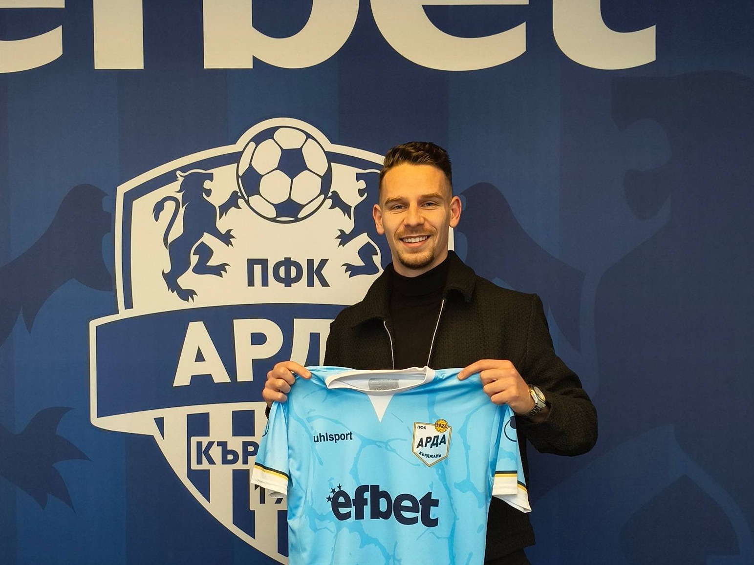 Арда подписа с Мартин Паскалев