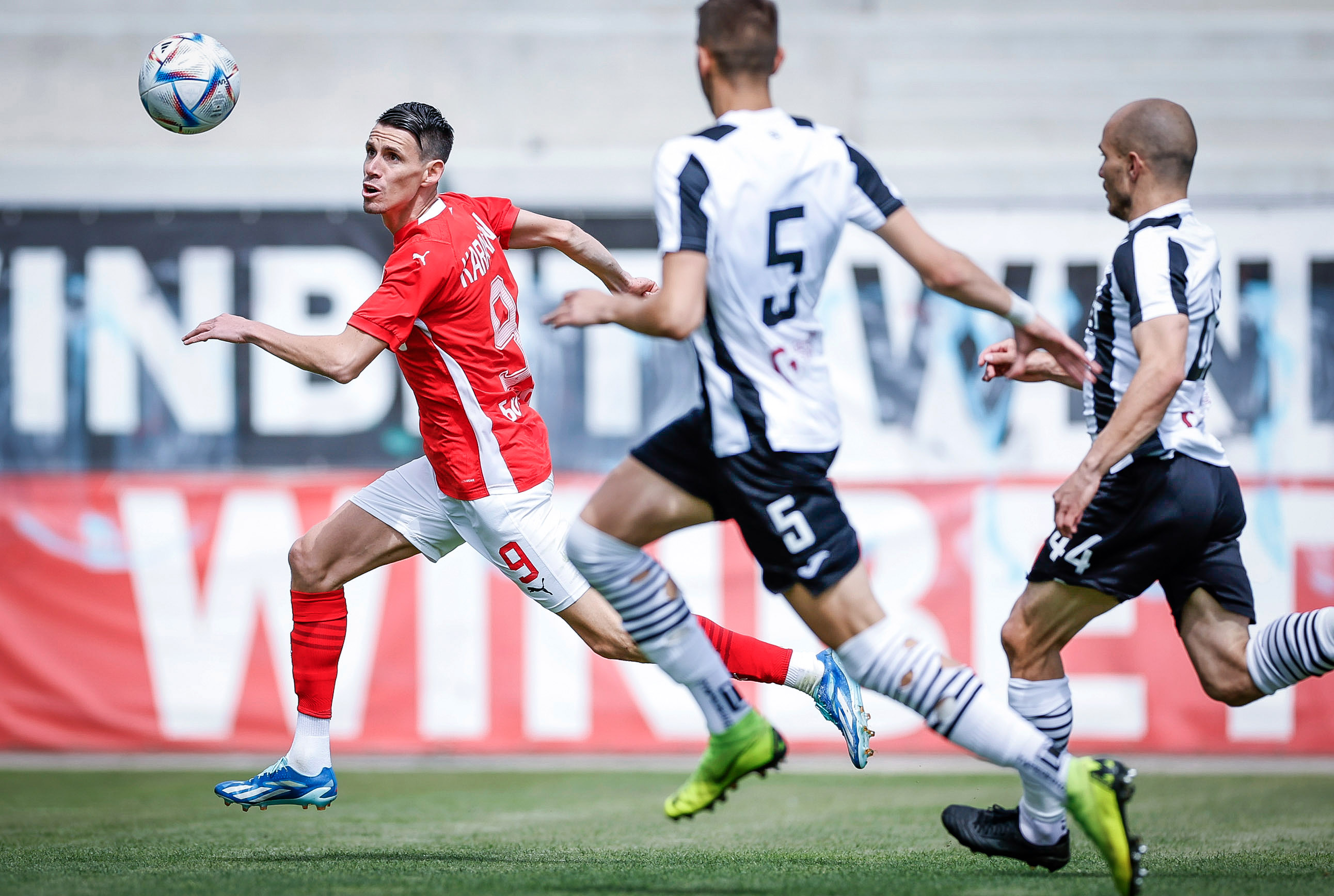 Локомотив Пловдив изпревари Левски, ЦСКА 1948 ще играе в четворката (ВИДЕО)