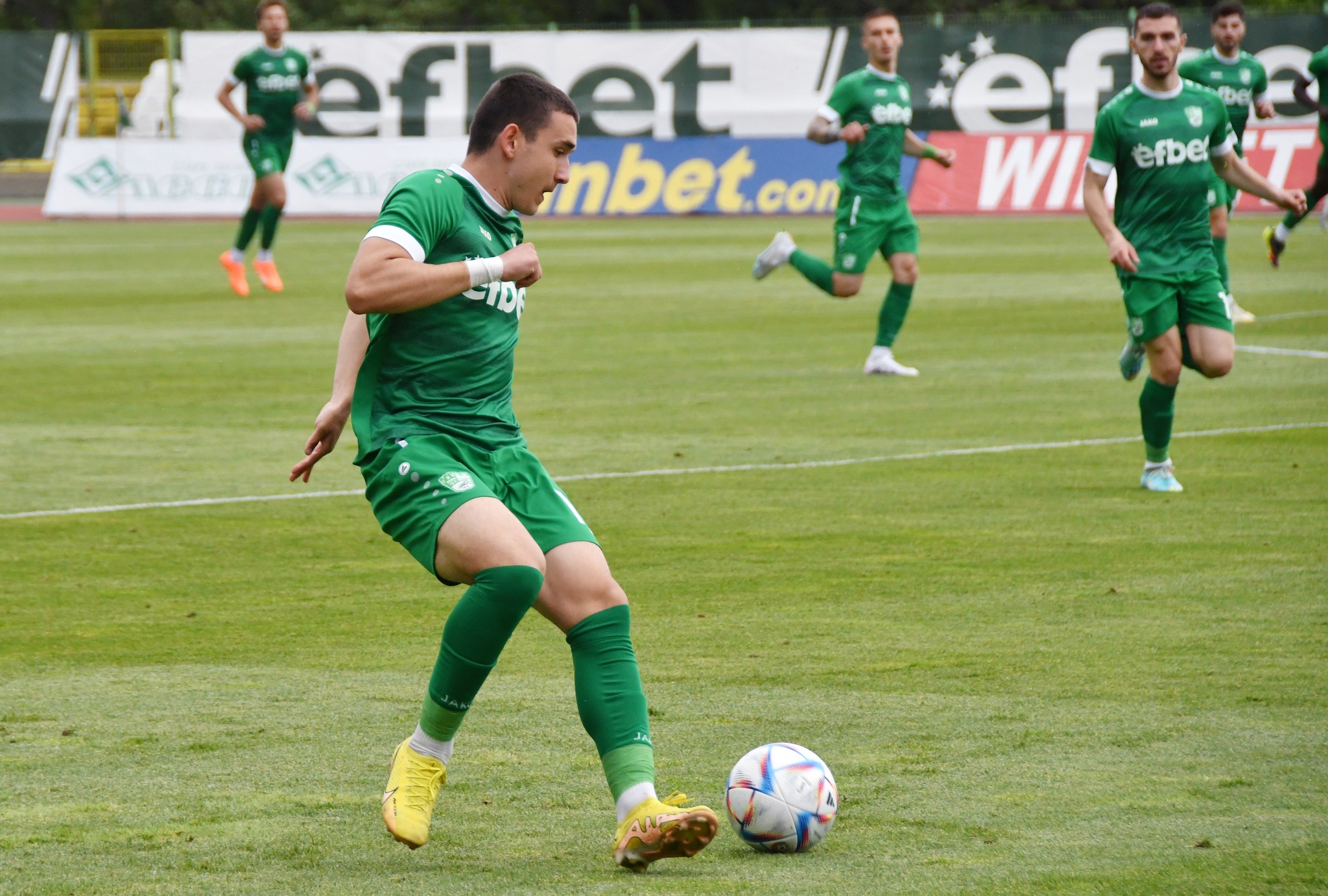 Берое се върна на победния път срещу Септември (ВИДЕО)