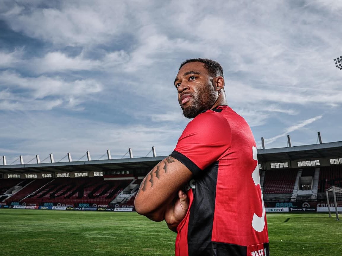 Локомотив София привлече бивш играч на Ливърпул