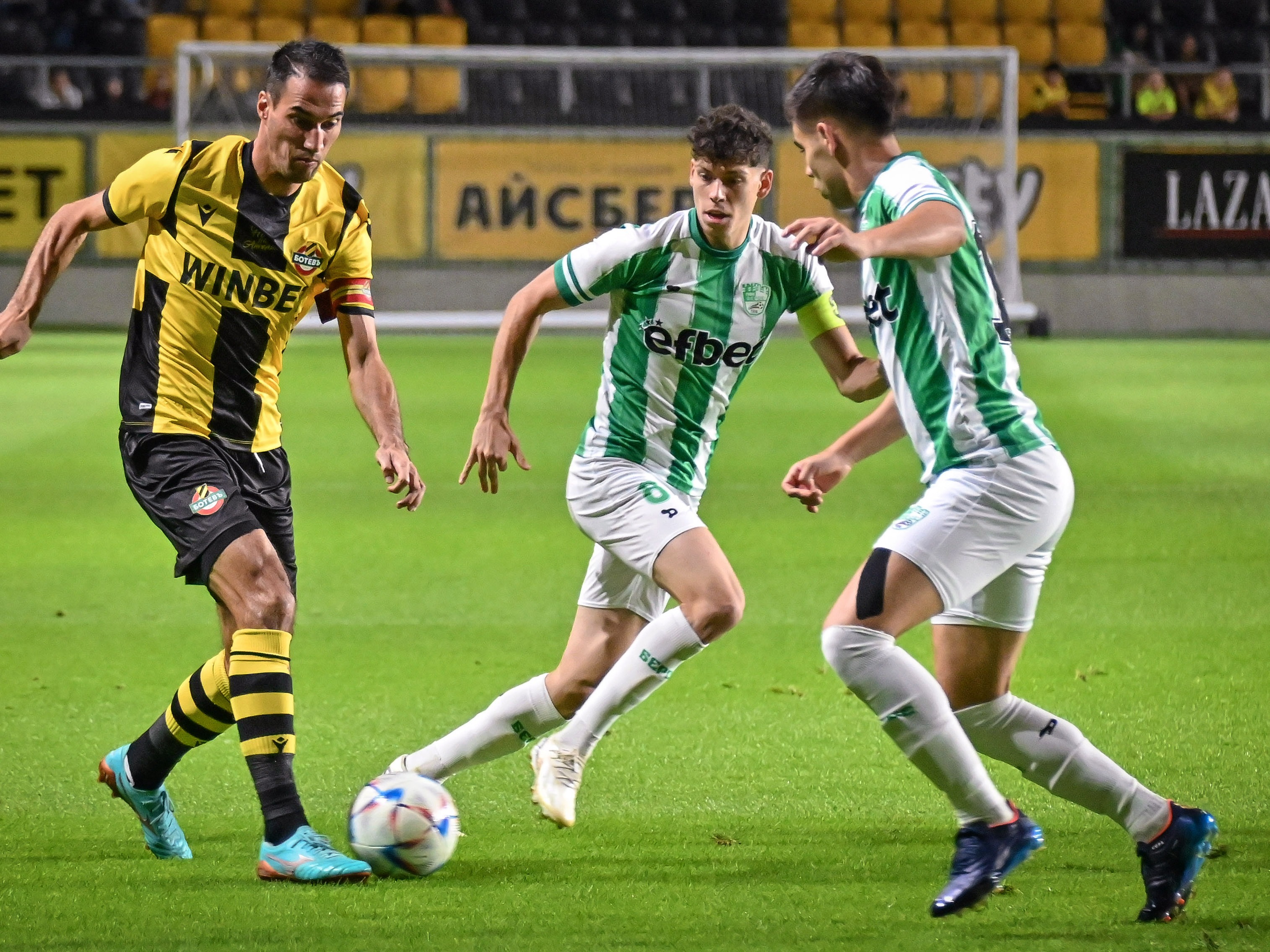 Ботев взе "Битката за Тракия", Бароан вкара 3 на Берое (ВИДЕО)