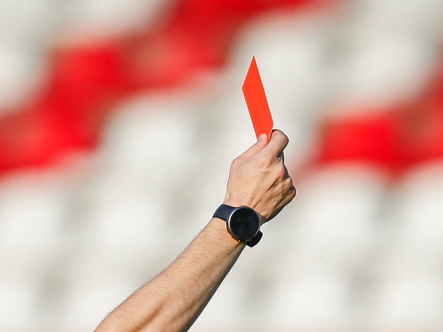 Глобите и наказанията след осмия кръг на efbet Лига и Втора лига