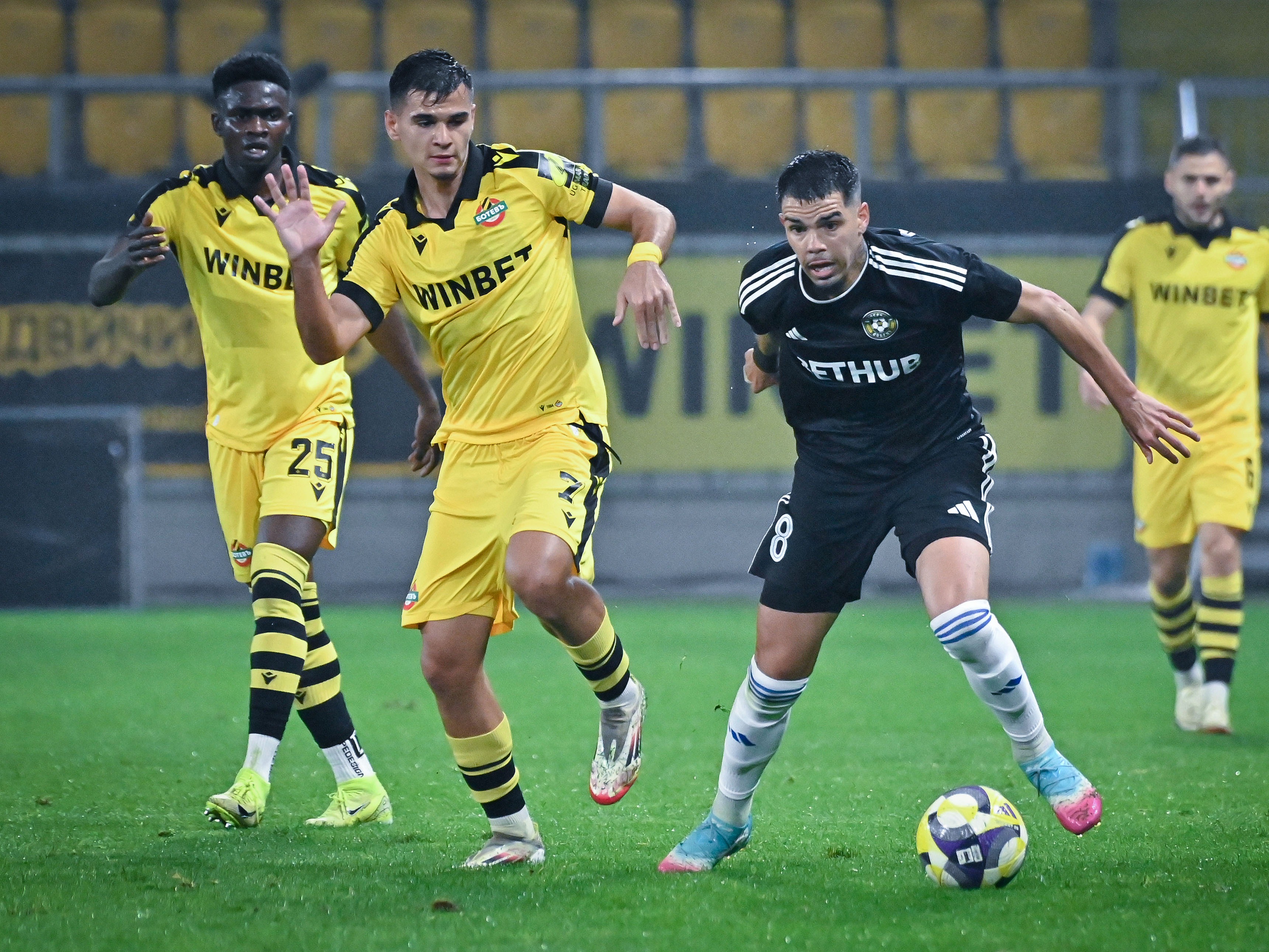 Ботев Пловдив обърна Добруджа за първа победа на "Колежа" през сезона (ВИДЕО)