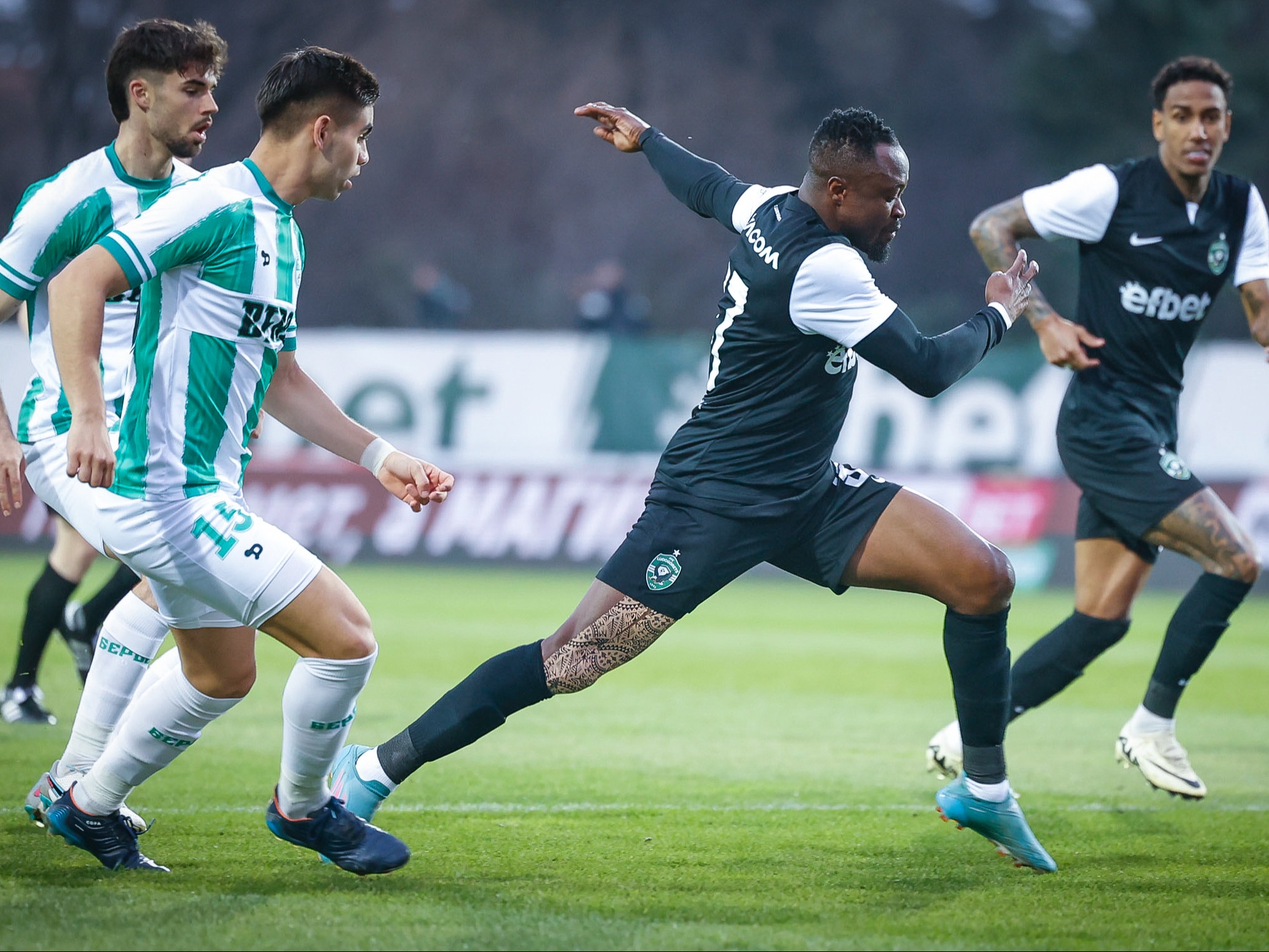 Лудогорец отново на върха след триумф над Берое (ВИДЕО)