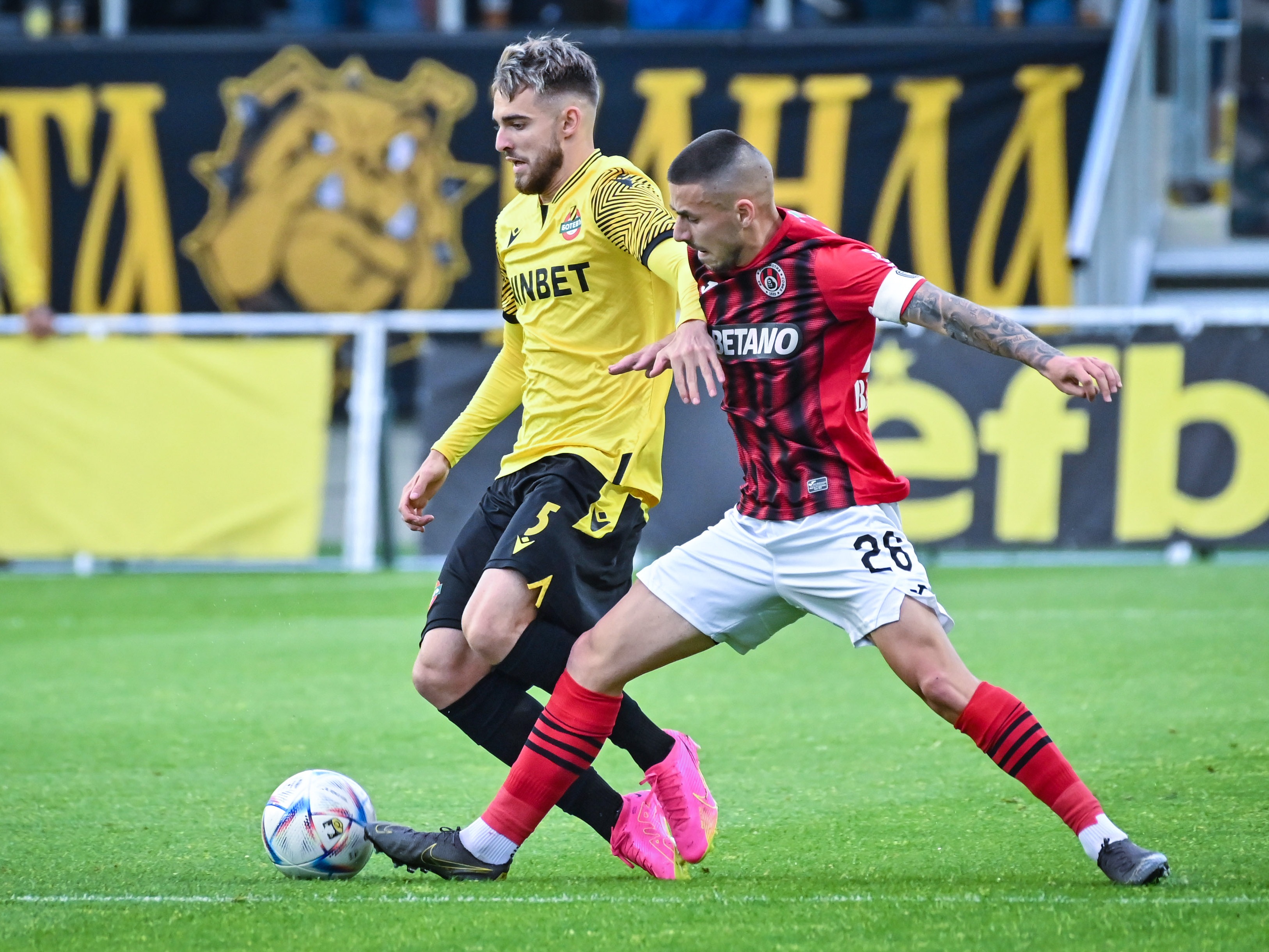 И Локомотив София победи Ботев Пловдив на стадион "Христо Ботев" (ВИДЕО)